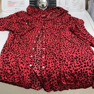 Long sleeved xl preowned animal print shirt